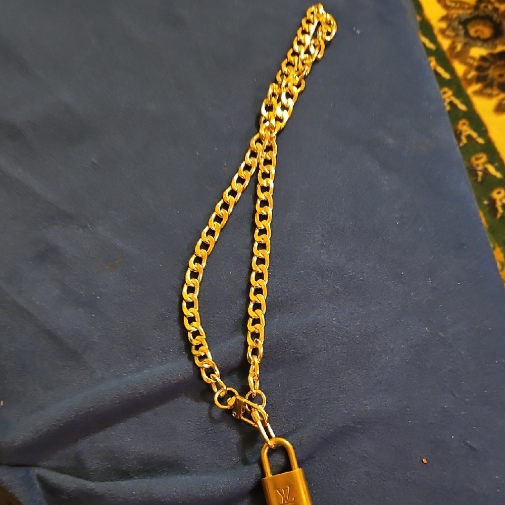 Louis Vuitton Gold Chain Key Holder..no Key